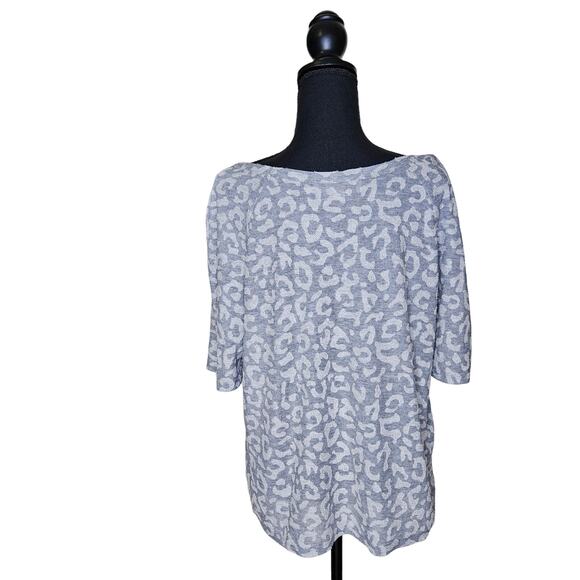 Ann Taylor LOFT Animal Print Short Sleeve Sheer Gray Knit Top Blouse Size Large - Picture 2 of 8